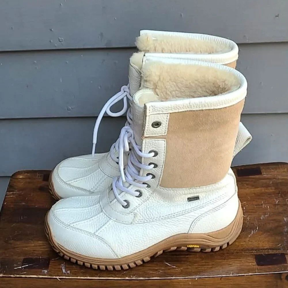 UGG White AdirondackβII Shearling Snow Boot size 7 Like NEW!